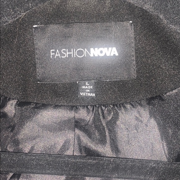 black coat - Picture 2 of 3